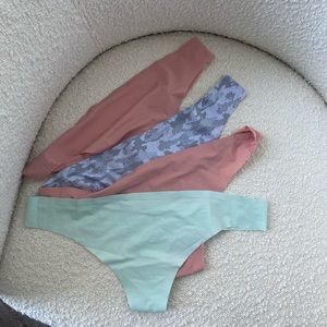 Lululemon thongs NEW